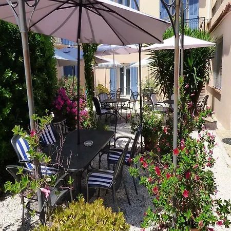 L'olivier - Piscine & Parking Otel 3*