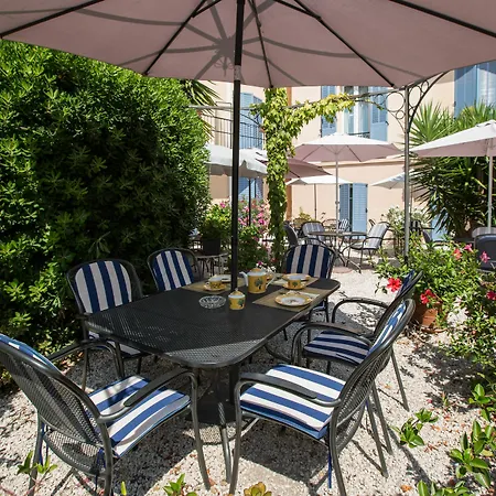 L'olivier - Piscine & Parking Otel 3*